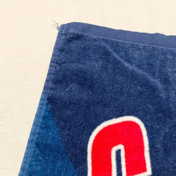 Chicago Cubs MLB Mickey Mouse Baseball Beach Towel 56.5 x 29.5 FLAWS - Picture 11 of 16